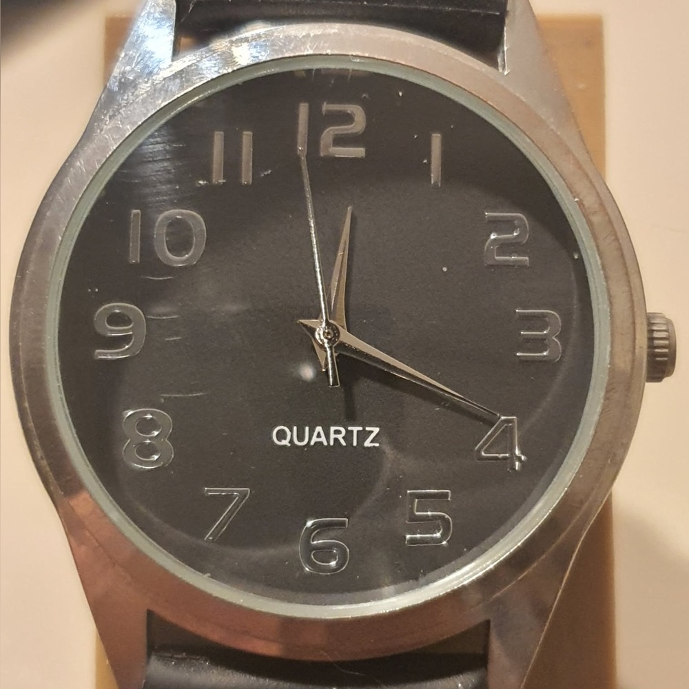🦋10/$20🦋 Silver/Black Silicone Women's Watch
